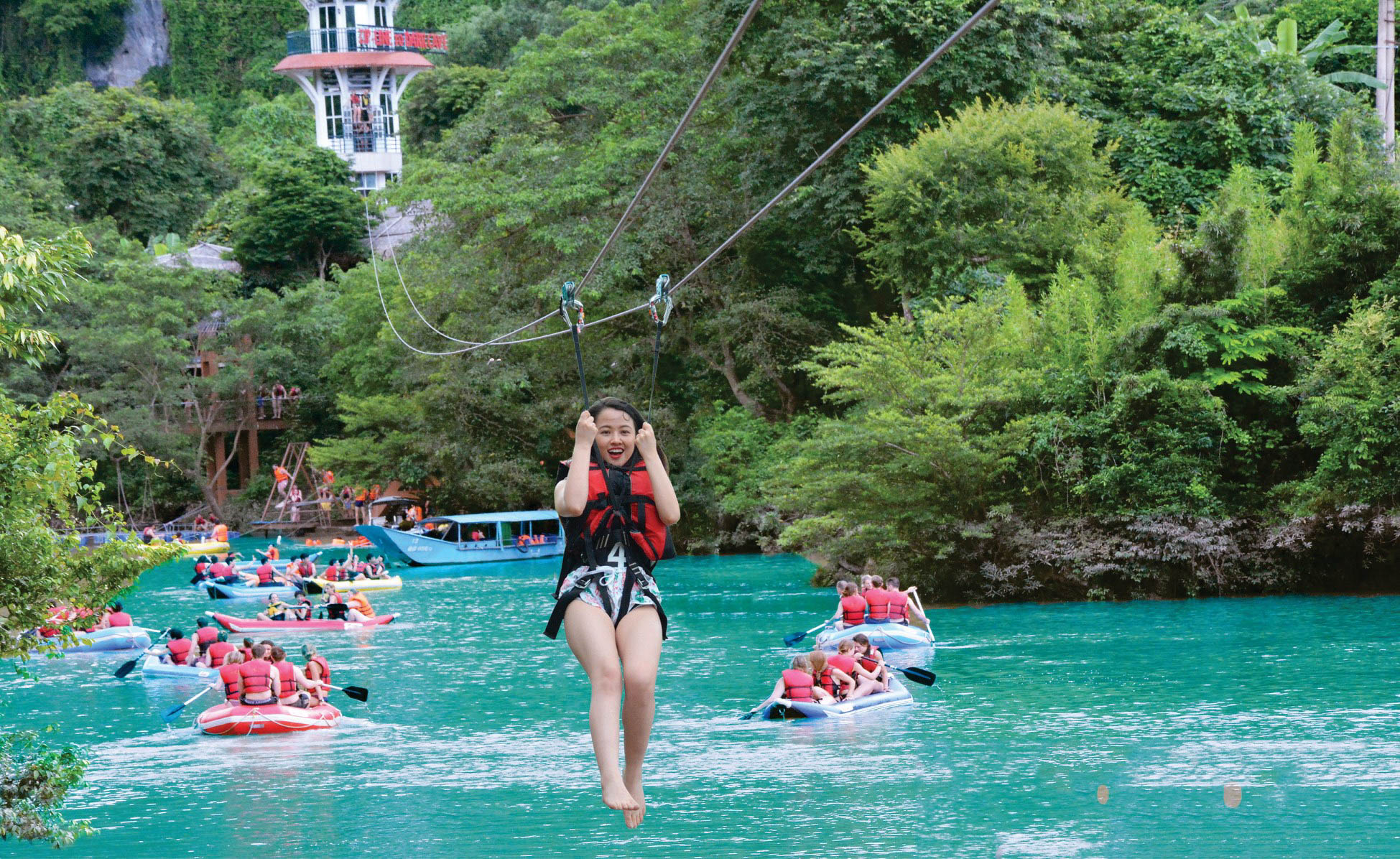 Zipline Sông Chày Hang tối